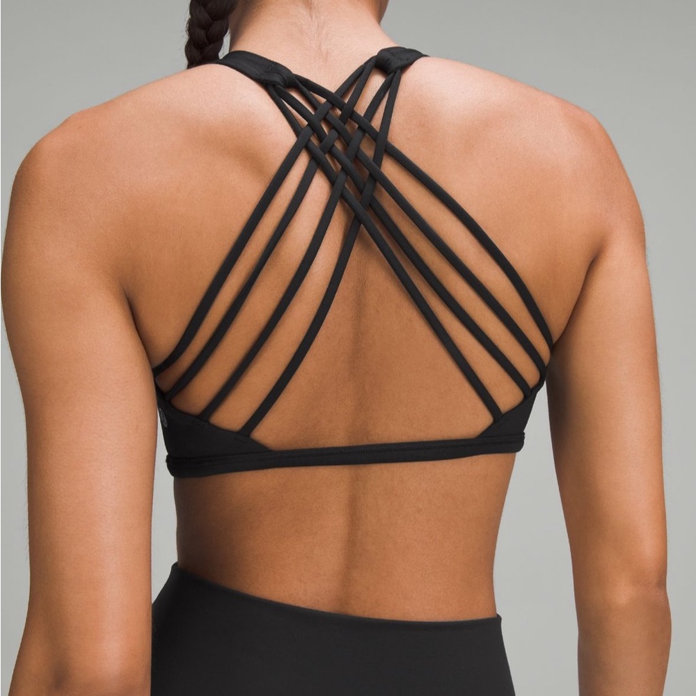 Lululemon Free to Be Bra in black size 6